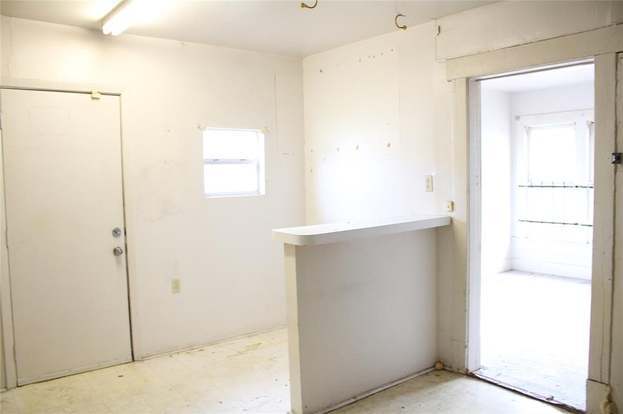 Building Photo - 1416 Featherstone St
