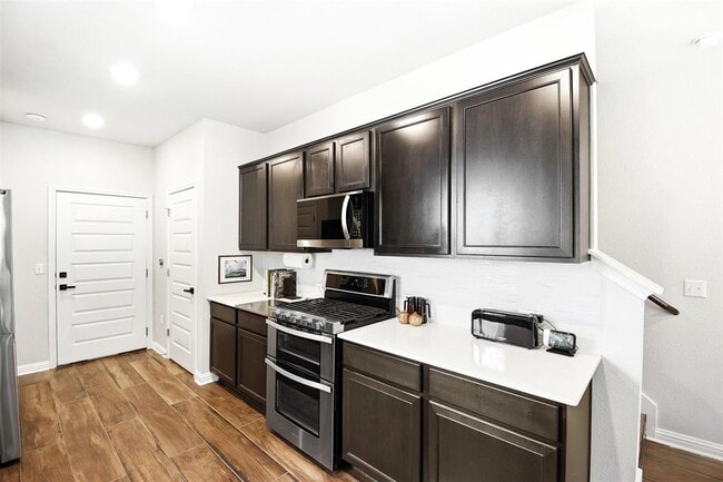 Building Photo - 7706 Mandela Bend