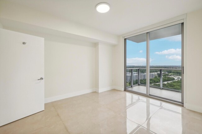 Building Photo - 16385 Biscayne Blvd