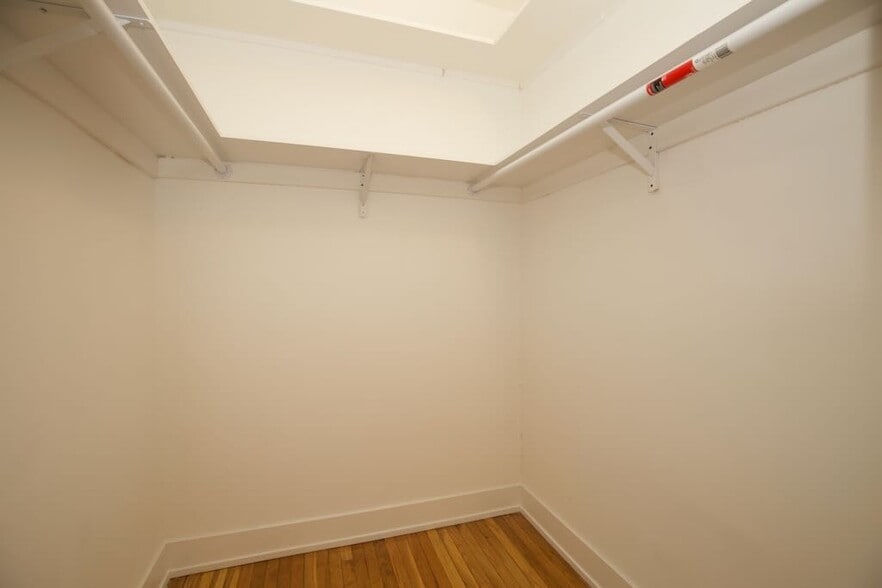 Building Photo - 3300 W Schubert Ave