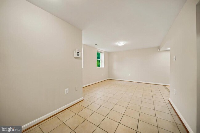 Building Photo - 4656 Evansdale Rd