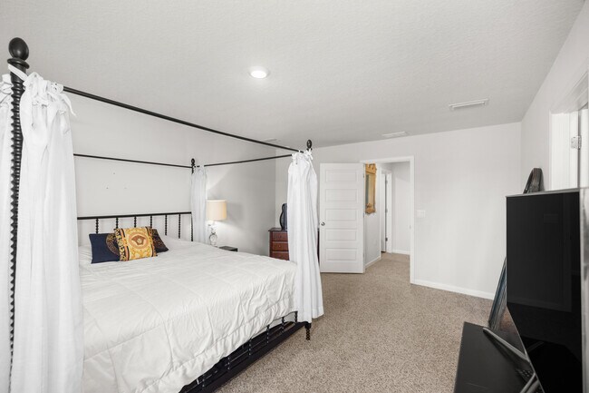 Building Photo - 1105 Valor Walk