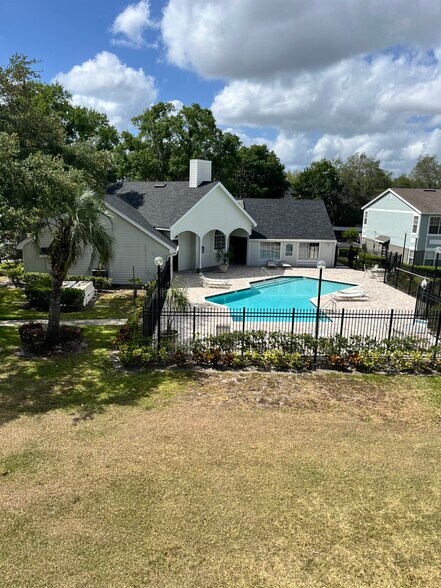 Building Photo - 2550 N Alafaya Trl