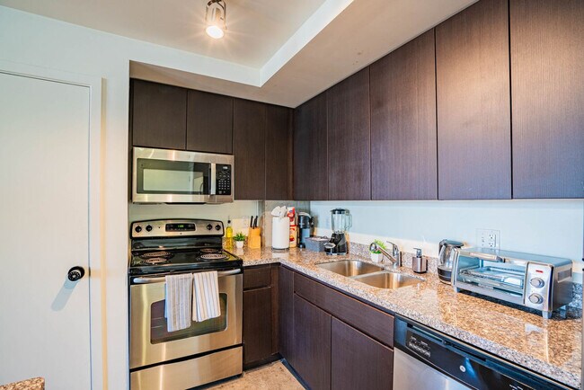 Building Photo - 333 E Roosevelt St