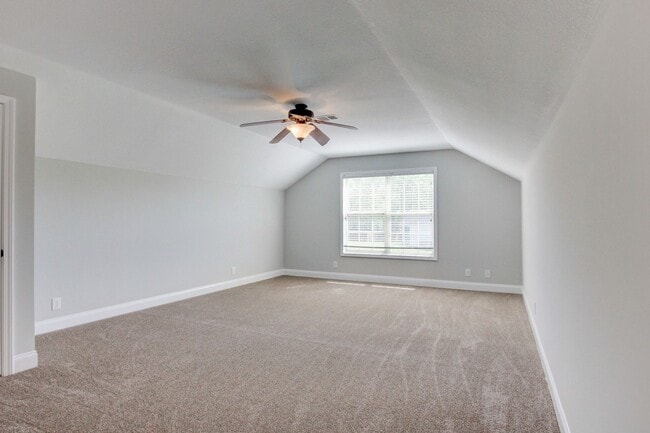 Building Photo - Bonus room is HUGE.  WOW