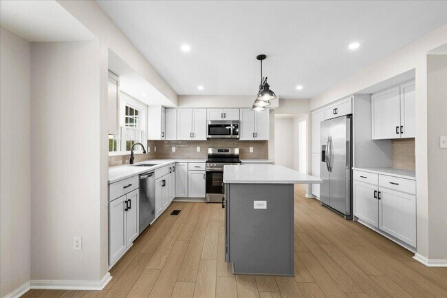 Building Photo - 7375 Freestate Dr