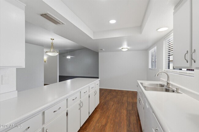 Building Photo - 18415 N Spanish Garden Dr