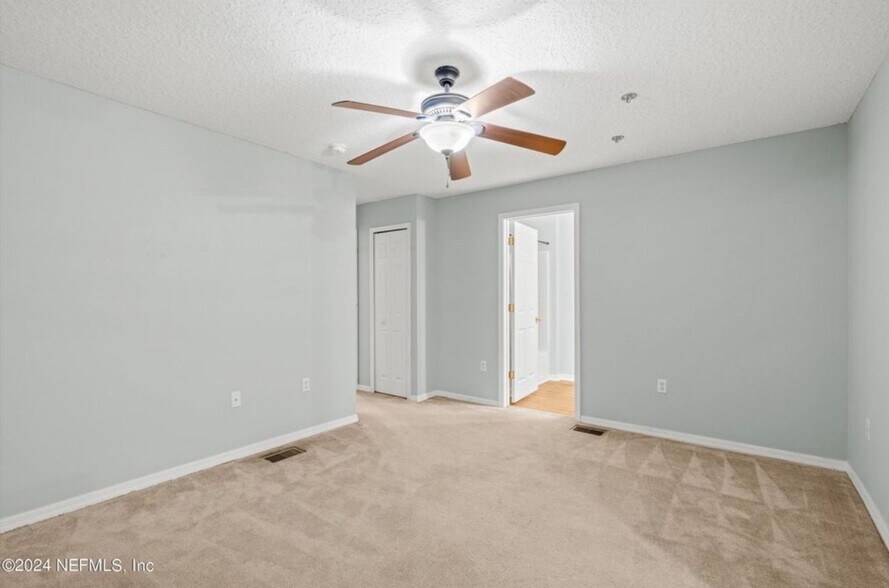 Building Photo - 11565 Hickory Oak Dr
