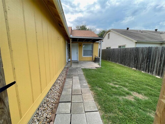 Building Photo - 8117 West Gate Blvd