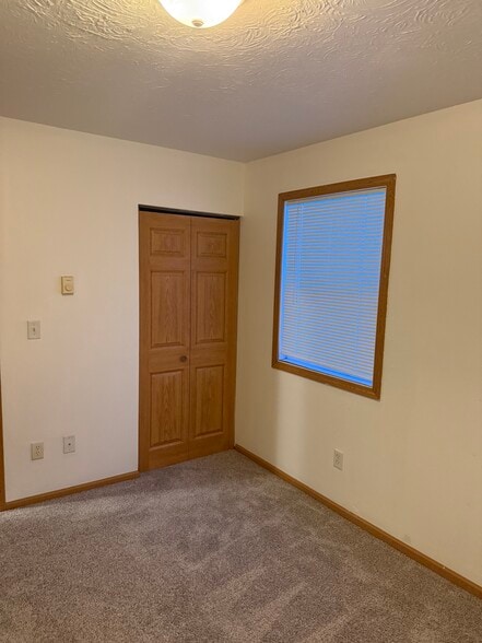 Building Photo - 728 31st St N