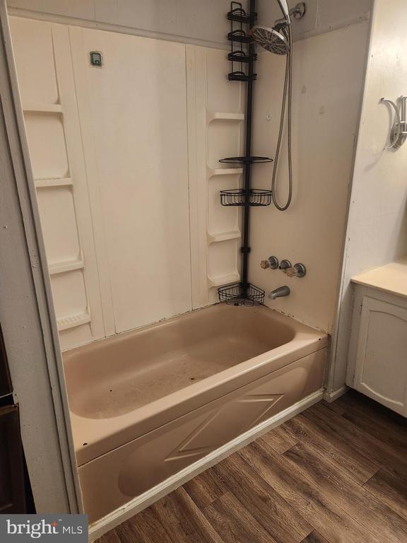 Building Photo - 203 Twigg Dr