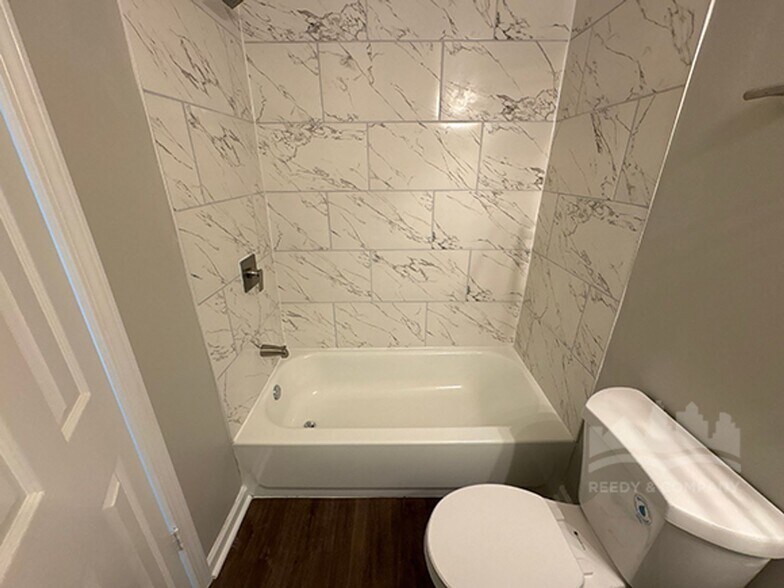 Building Photo - 316 Sparky Cove