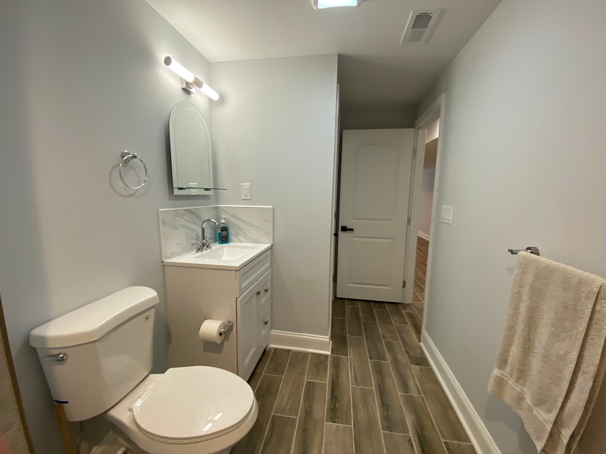 Basement full bathroom - 1525 Manton St
