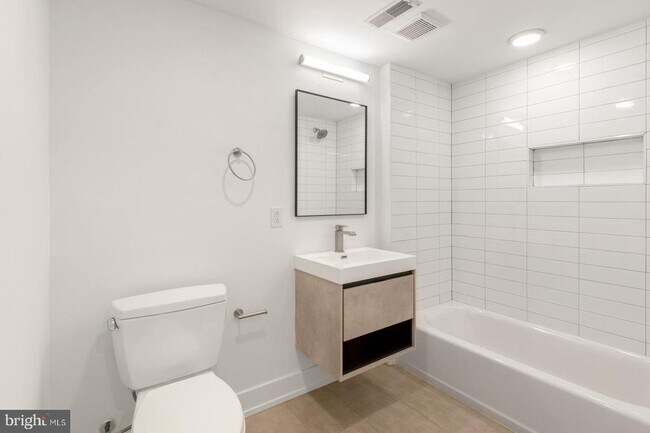 Building Photo - 1335 N Marston St