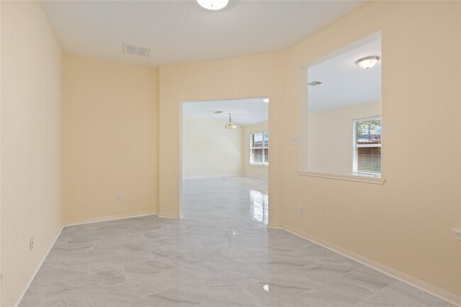 Building Photo - 7710 Sapulpa Ln