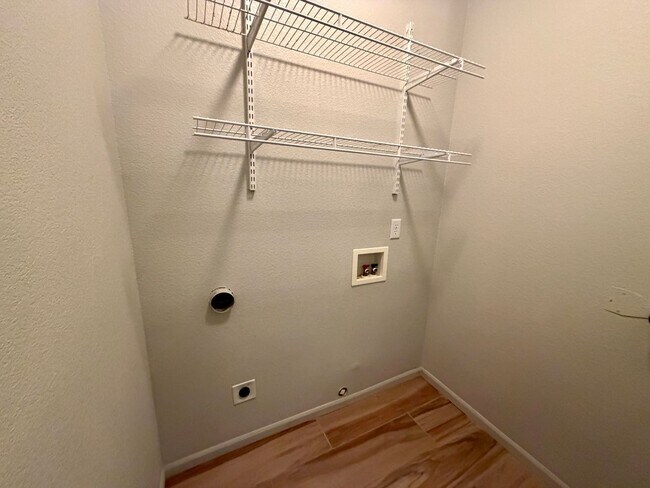 Building Photo - 950 52nd Ave Ct