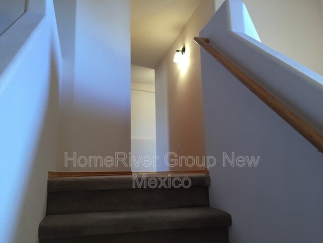 Building Photo - 828 Kipuka Dr NW
