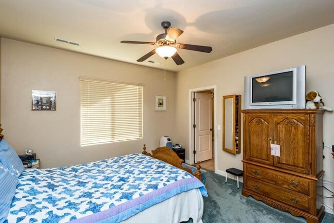 Building Photo - 3 Bedroom Home In South Pointe Subdivision...