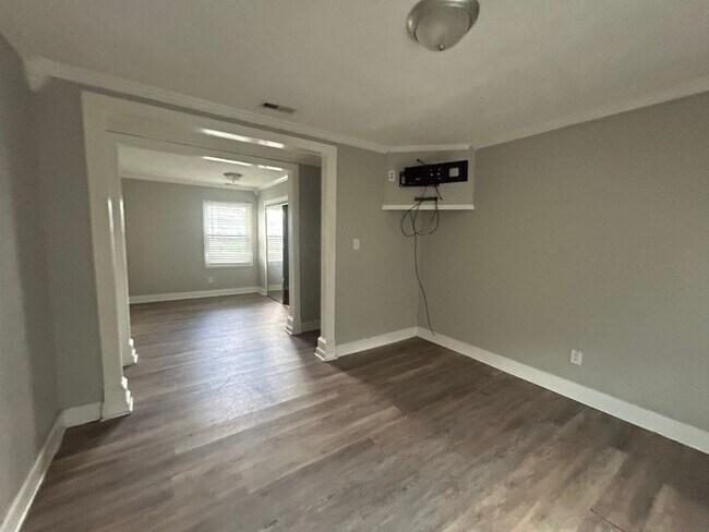 Building Photo - 5752 Edmeston Dr