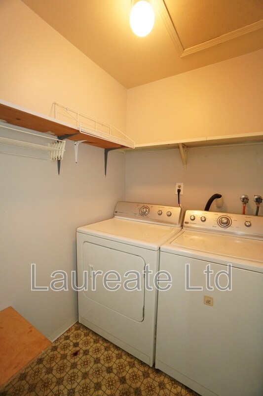 Building Photo - 4400 S Quebec St