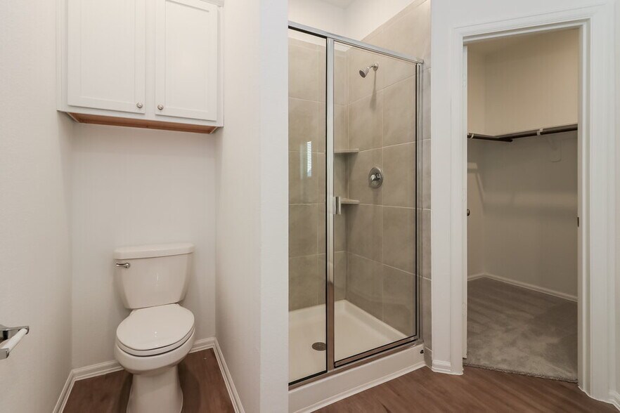 Building Photo - 1934 Ballesteros St