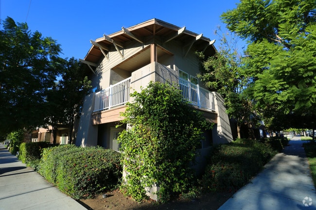 Building Photo - Casa Garcia