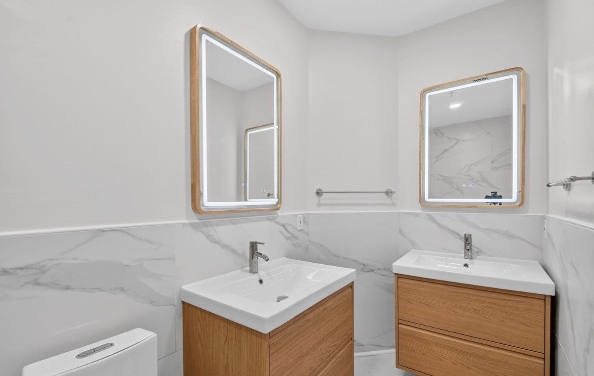 Building Photo - 695 Hibiscus St