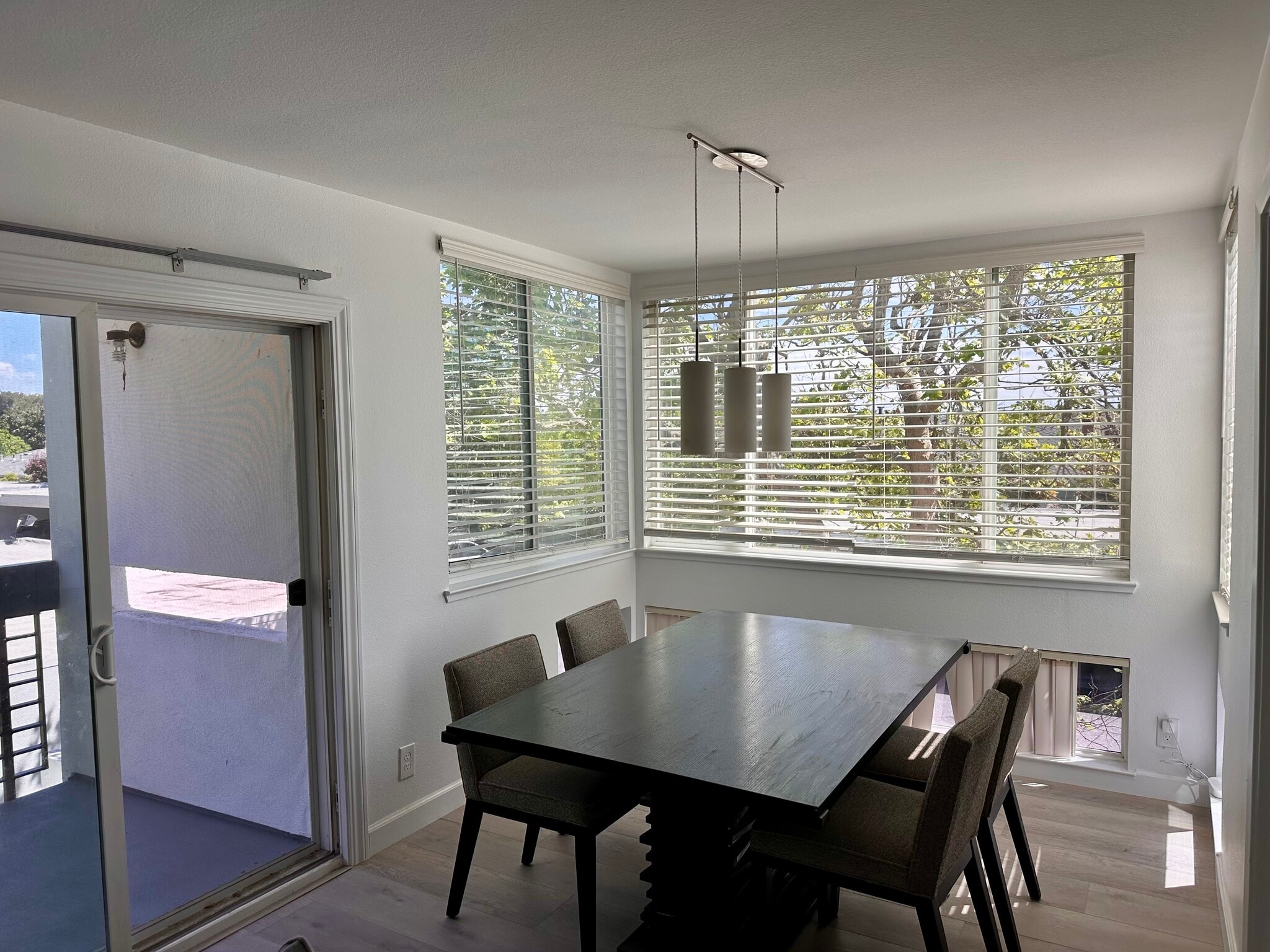 Building Photo - 1041 Shell Blvd