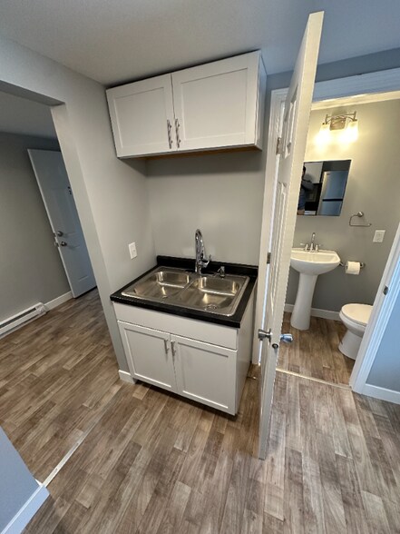 Building Photo - 138 E Stockbridge Ave