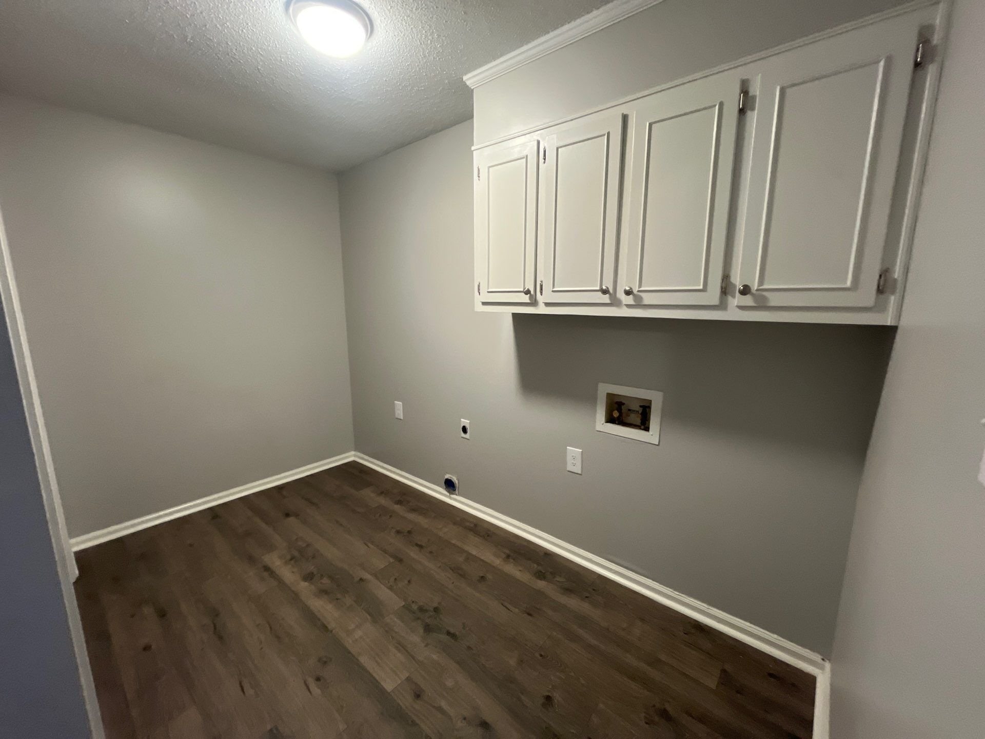 Building Photo - 102 Commanche Trl