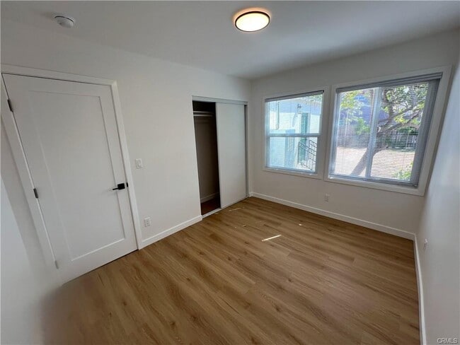 Building Photo - 8122 Belford Ave