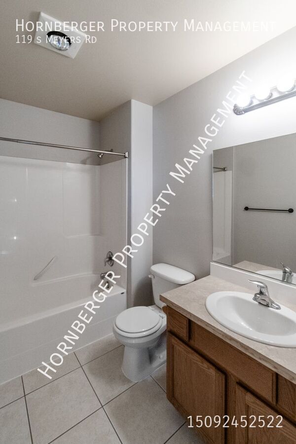 Building Photo - 119 S Meyers Rd