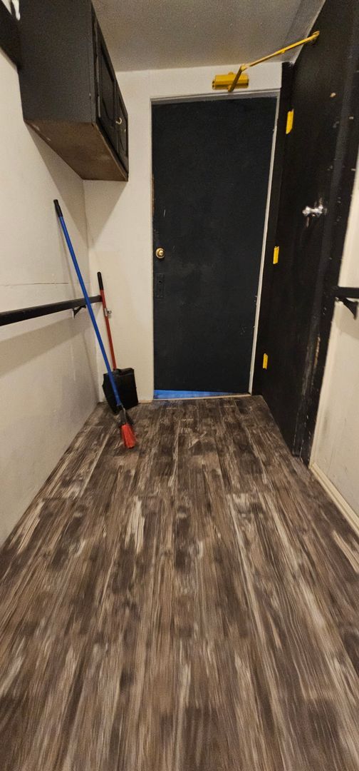 Building Photo - 882 Locust Dr