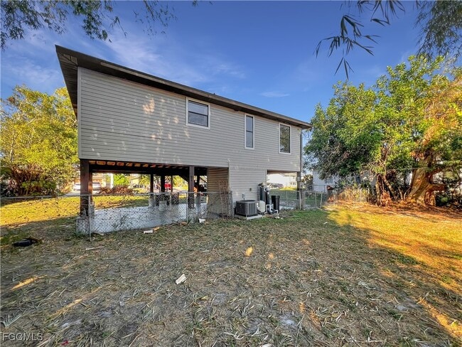 Building Photo - 8350 Wren Rd