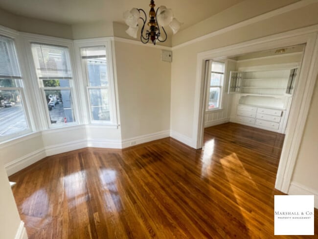 Building Photo - CLASSIC NOE VALLEY 1BD/1BAREMOD. BTHROOM, ...