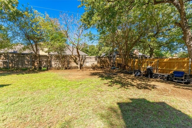 Building Photo - 5201 Rustle Leaf Dr