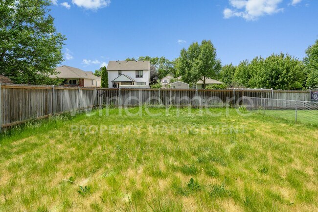 Building Photo - 802 S Calvin Rd