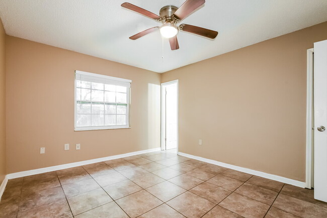 Building Photo - 6226 Centennial Dr