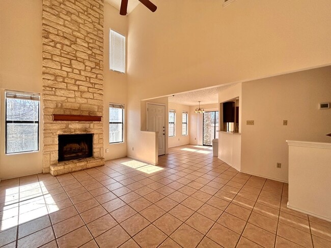 Building Photo - 1760 Horseshoe Cir