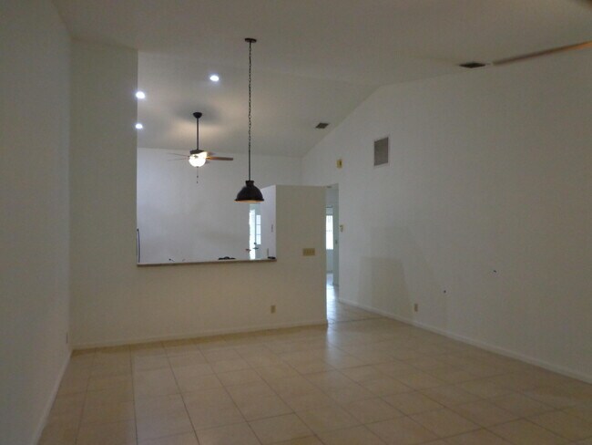 Building Photo - 1197 Mulberry Pl