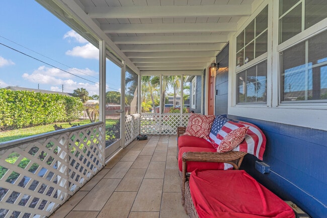 Building Photo - 818 Kaye St