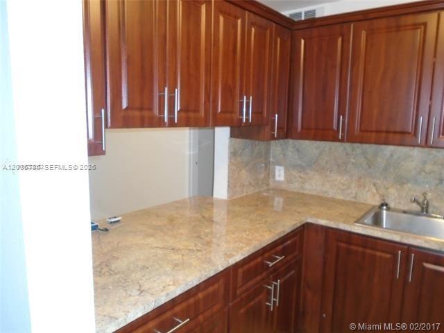 Building Photo - 4848 NW 24th Ct