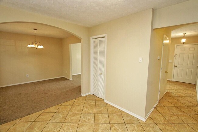 Building Photo - 210 Arborfield Way