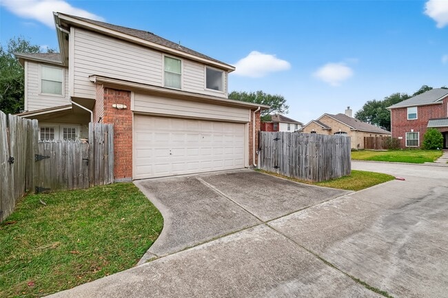 Building Photo - 15903 Timber Chase Dr