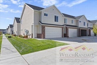 Building Photo - Beautiful 3 Bed 2.5 Bath Townhome in West ...