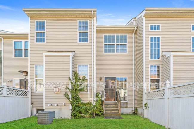 Building Photo - 162 Chancellor Dr