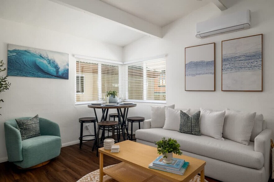 Building Photo - 4587 Saratoga Ave