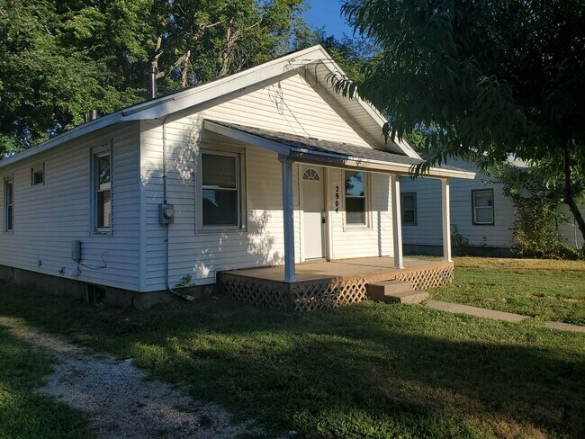 Building Photo - Adorable 2 bedroom, 1 bathroom home!