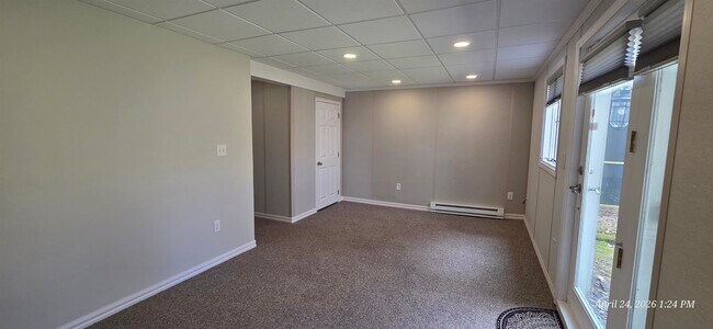 Building Photo - 15 Bonnie Ln