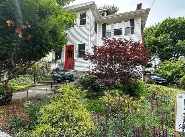 Primary Photo - 124 Bynner St